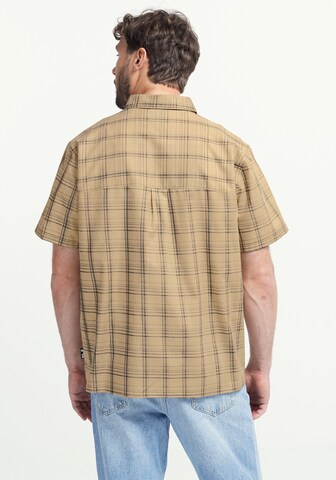 JACK WOLFSKIN Regular fit Athletic Button Up Shirt in Beige