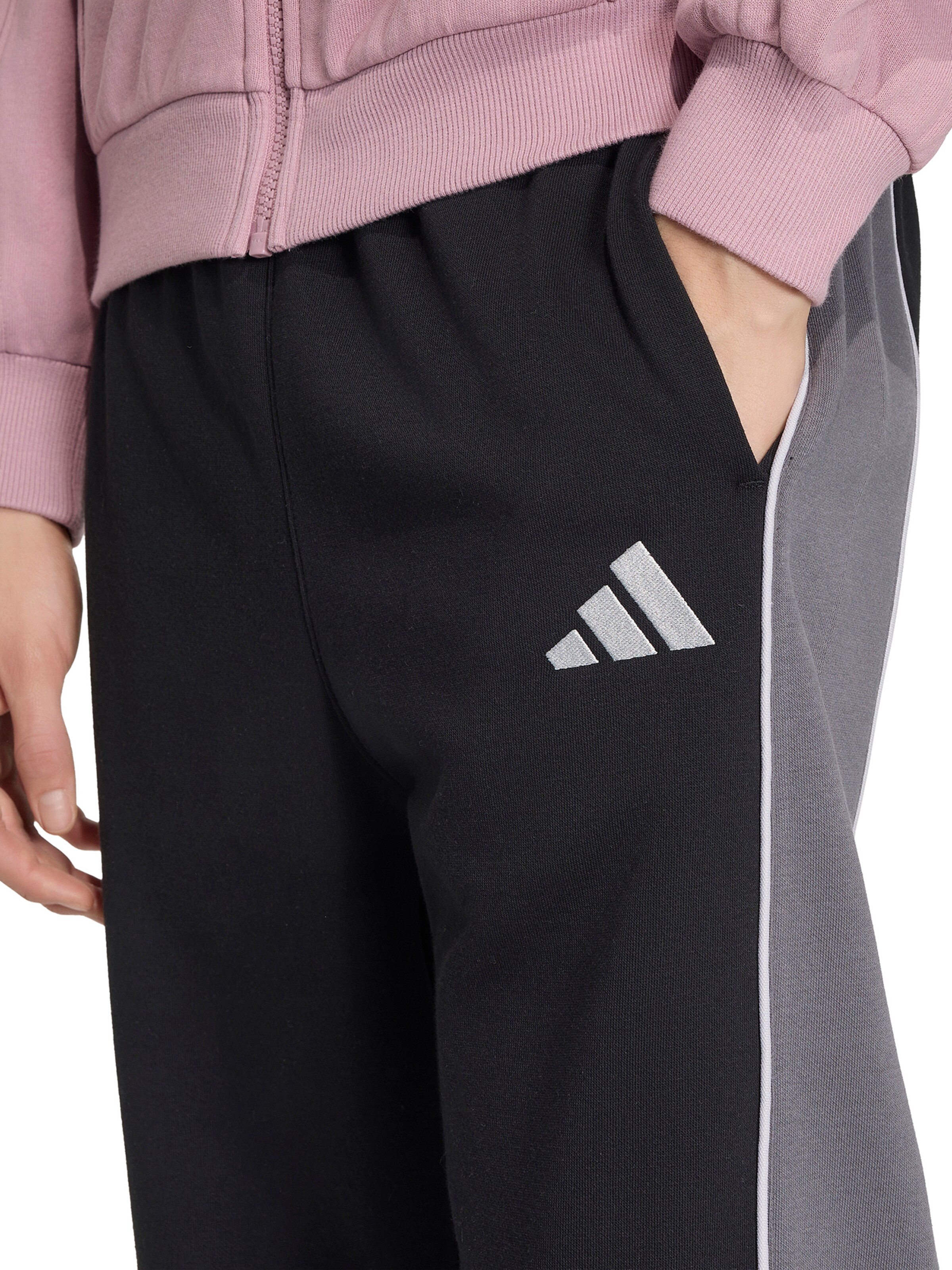 ADIDAS SPORTSWEAR Конический (Tapered) Спортивные штаны в Черный