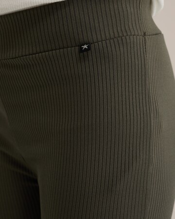 WE Fashion Flared Leggings in Green