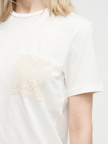 ONLY Тениска в бяло