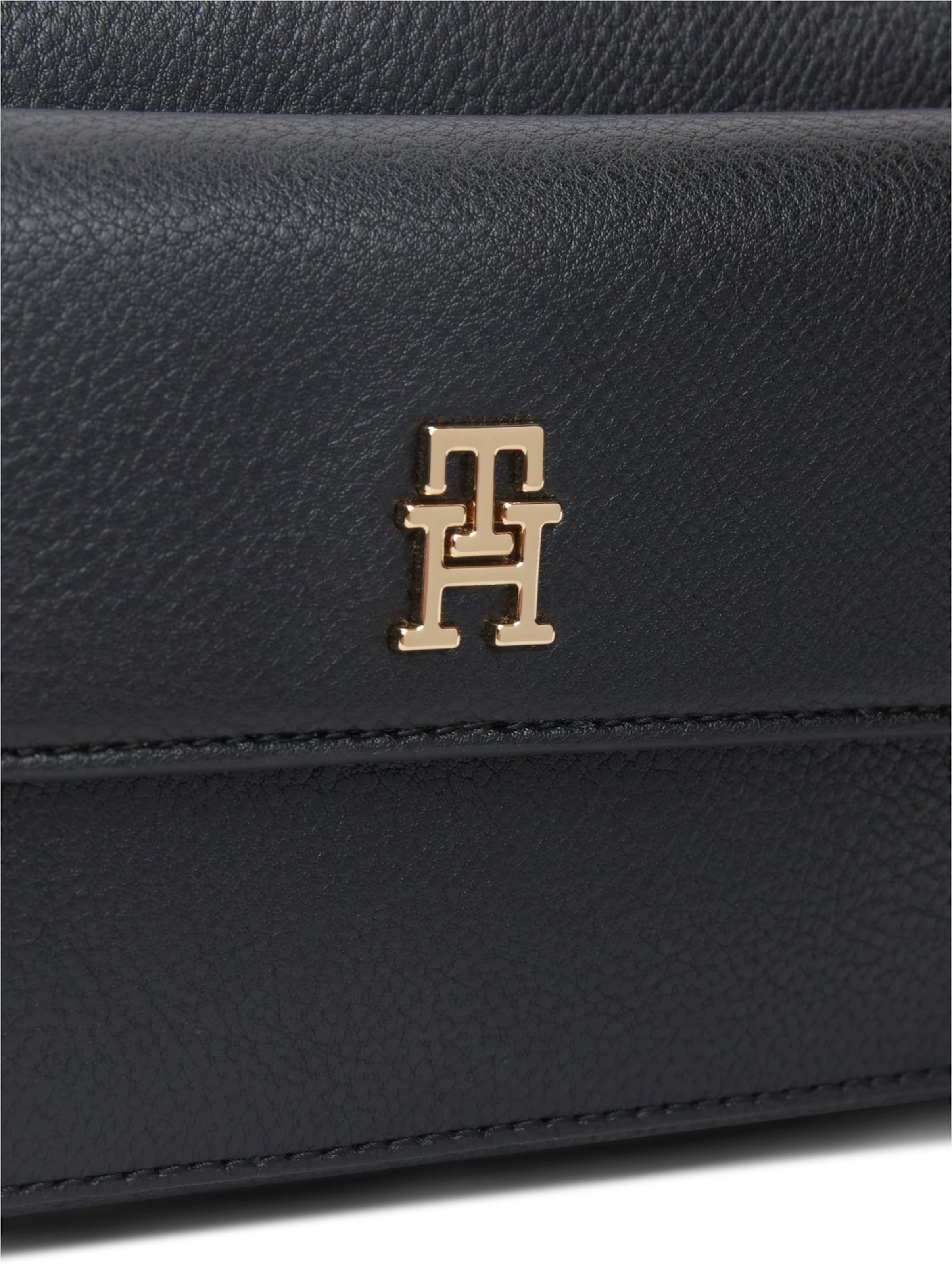 TOMMY HILFIGER Crossbody bag in Black