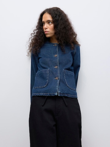 VERO MODA Between-season jacket 'VMAwmindy' in Blue: front