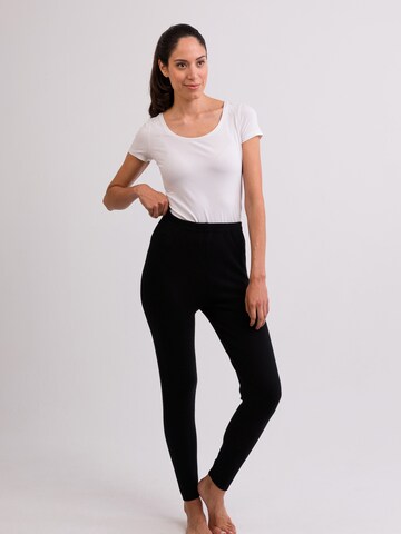 Slimfit Leggings di CASH-MERE.CH in nero