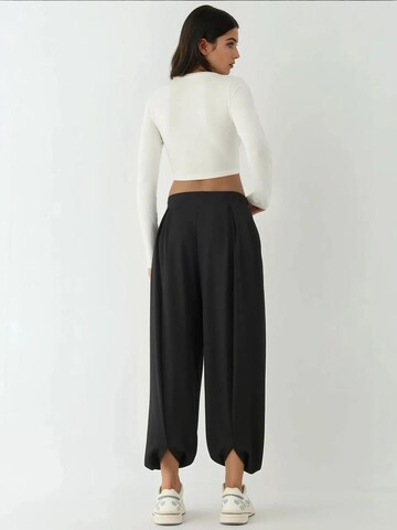 Hiccup Tapered Hose in Schwarz