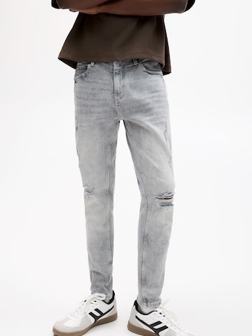 Pull&Bear Skinny Farkut värissä harmaa: etupuoli