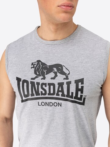 LONSDALE - Camiseta 'Clopton' en gris