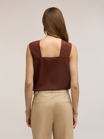 MOTIVI - Top en marrón