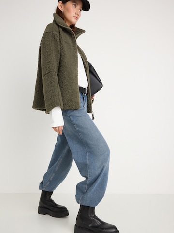 Gina Tricot Jopa iz flisa 'Pile' | rjava barva