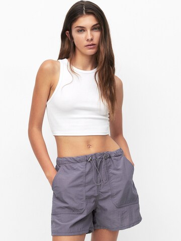 Pull&Bear Regular Pants in Grey: front