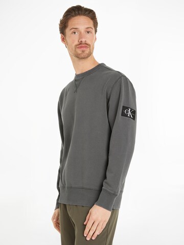 Calvin Klein Jeans Regular Sweatshirt in Grey: front