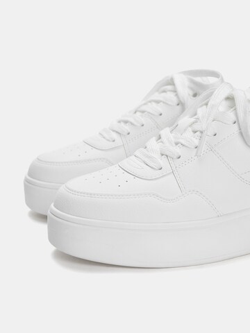 Baskets basses Pull&Bear en blanc