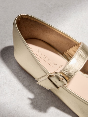 Ballerina di Next in oro