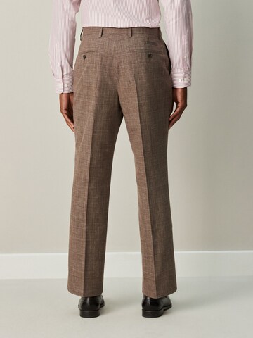 Regular Pantalon à plis Next en marron