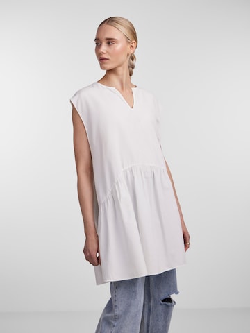 Robe 'MUSTA' PIECES en blanc : devant