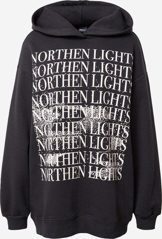Gina TricotSweater majica 'Lola' - crna boja: prednji dio