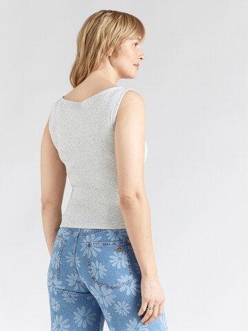HOLLISTER Top – šedá