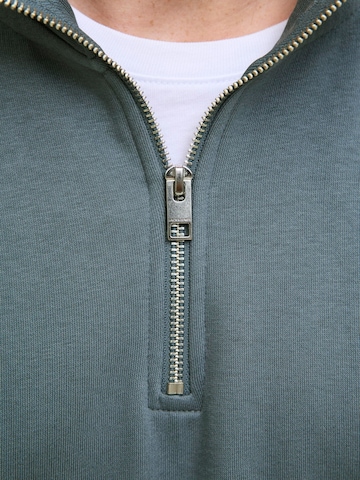 JACK & JONES Свитшот 'JJESoho' в Серый