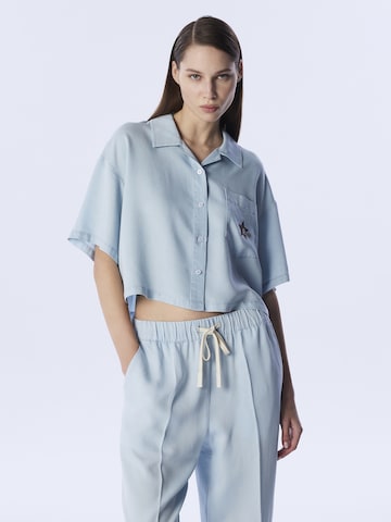 Twist Blouse in Blauw: voorkant