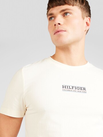 TOMMY HILFIGER T-Shirt in Beige