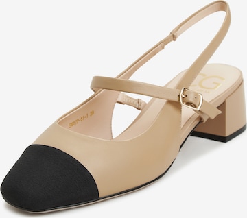 CESARE GASPARI Slingback Pumps in Beige: front