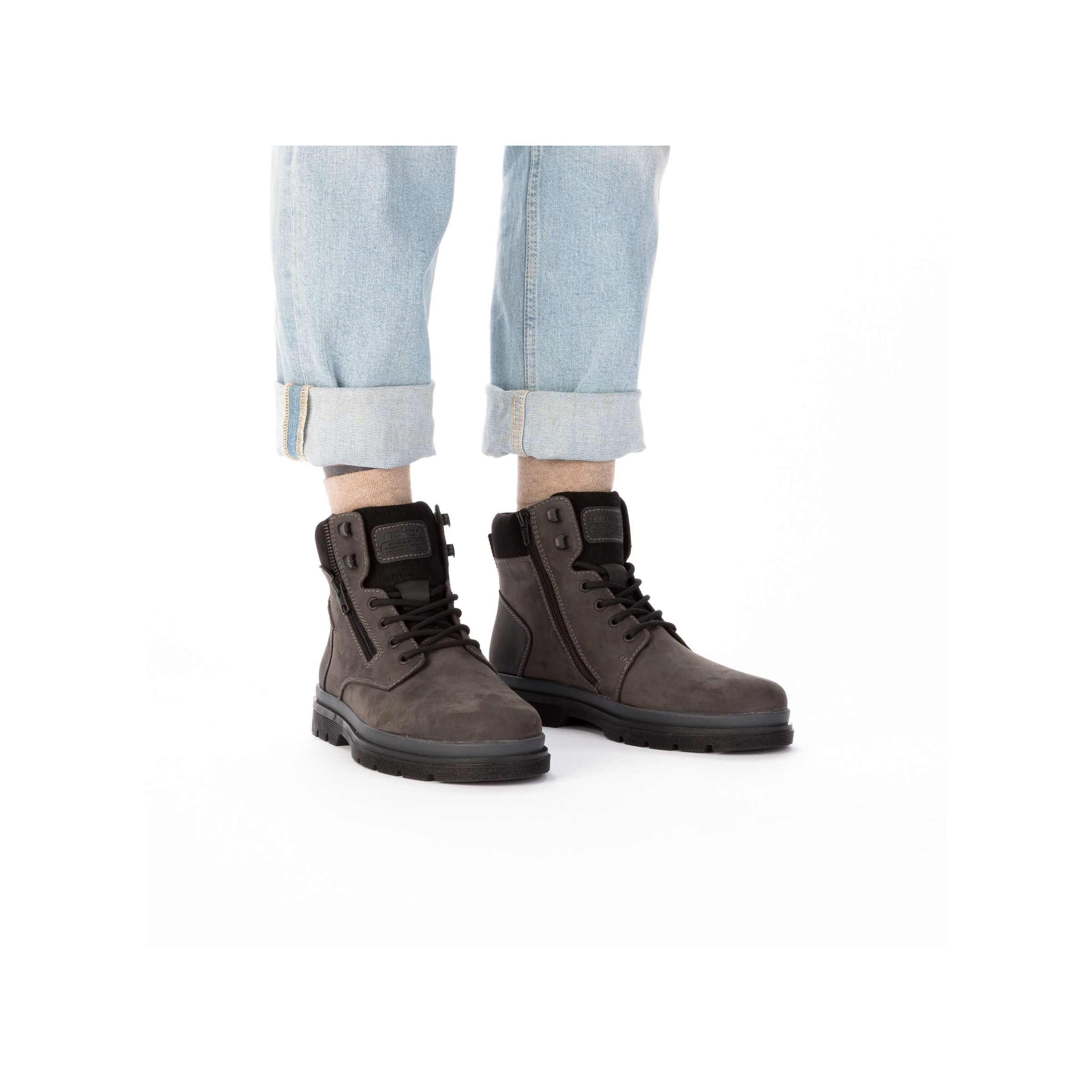 Bottes à lacets Rieker en gris : devant