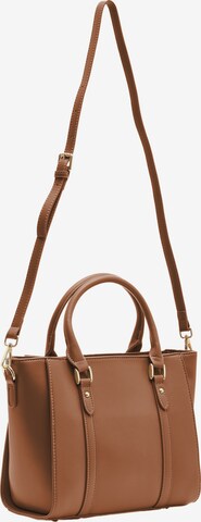 Usha Shopper in Bruin