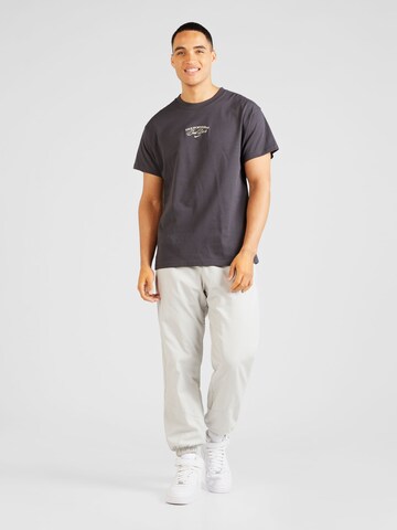 T-Shirt Nike Sportswear en gris