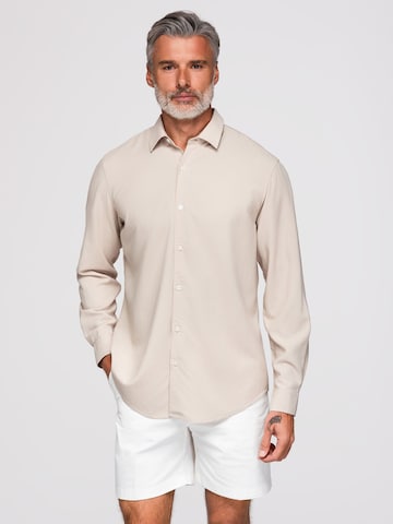 Coupe regular Chemise business Ombre en beige : devant