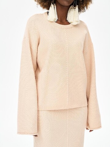 Blue Shadow Sweater in Beige
