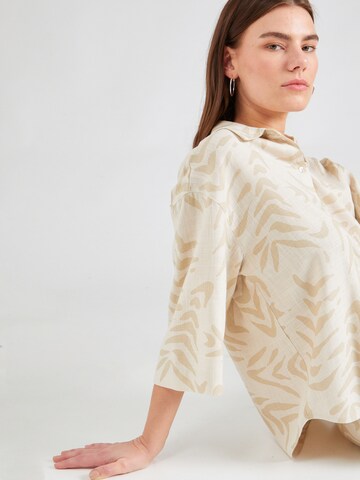 OBJECT - Blusa 'EMIRA' en blanco