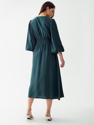 The Fated Dress 'TRISSY' in Green: back