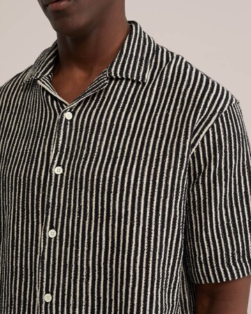 WE Fashion Comfort fit Button Up Shirt in Black