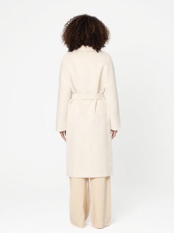 Giodoro Zimski plašč 'Adioro Off White Alpaca Coat' | bela barva