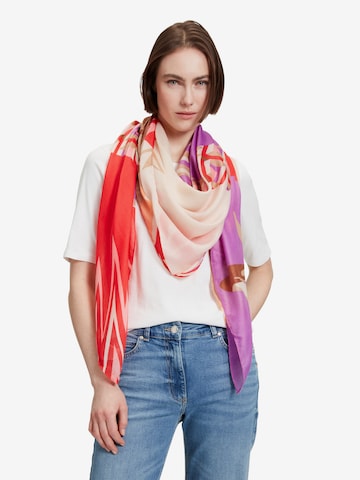 Betty Barclay Scarf in Red: front