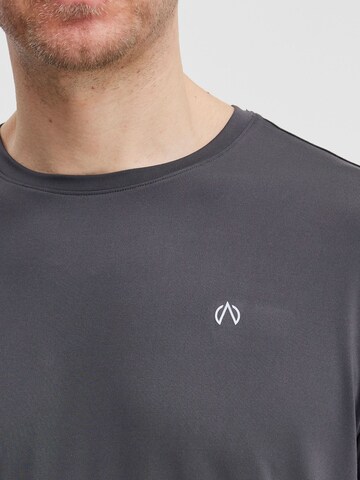 North Bend - Camiseta 'Tergo' en gris
