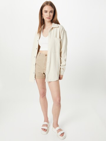 VERO MODA Regular Shorts 'DEBORAH' in Braun