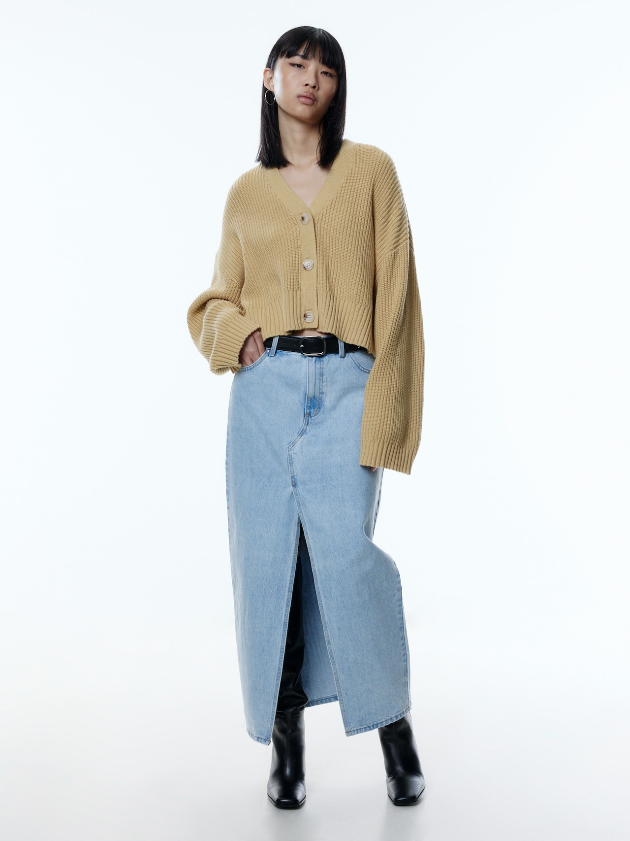 EDITED Gebreid vest 'Zarifa' Karamel