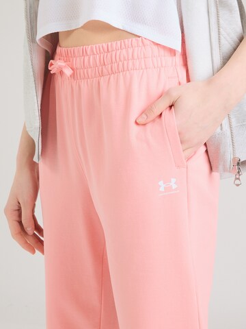 UNDER ARMOUR Tapered Sporthose in Pink