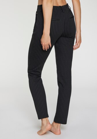 Regular Pantaloni de la LASCANA pe negru