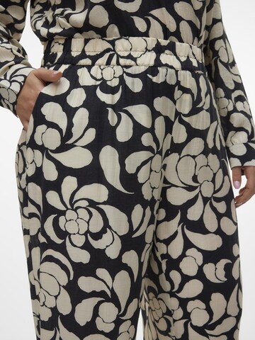 Vero Moda Curve Wide Leg Housut värissä musta