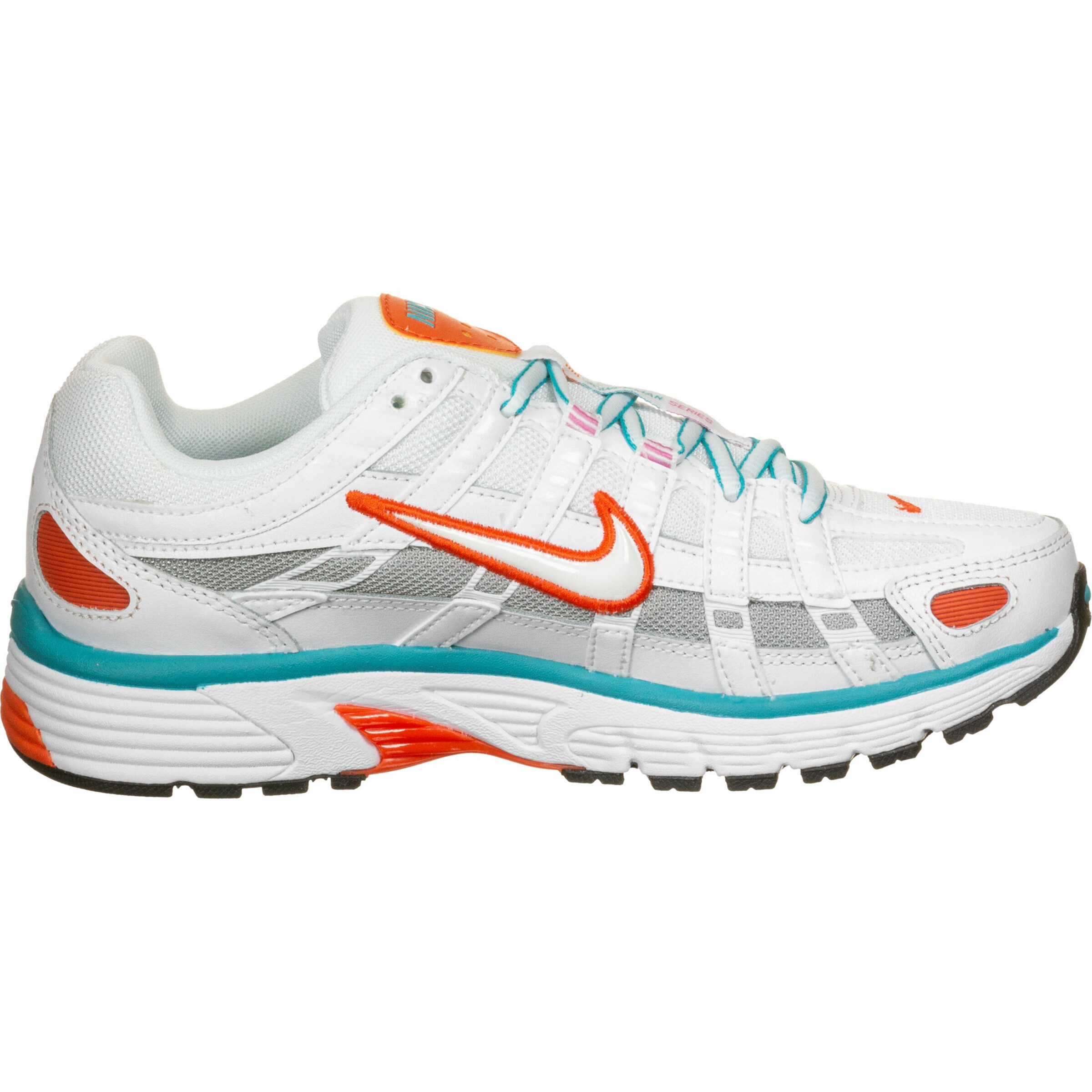 Nike Sportswear Matalavartiset tennarit 'P-6000' värissä valkoinen