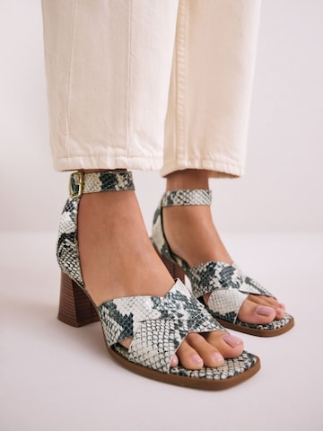 Next Sandalen met riem in Grijs