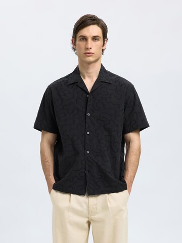SELECTED Comfort fit Button Up Shirt in Black: front