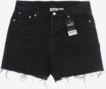 WEEKDAY Shorts in 32 in Black: front