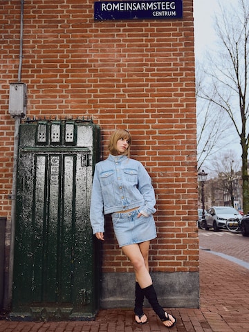 Bershka Prehodna jakna | modra barva