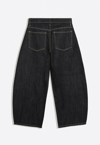 Bershka Barrel Jeans in Blue