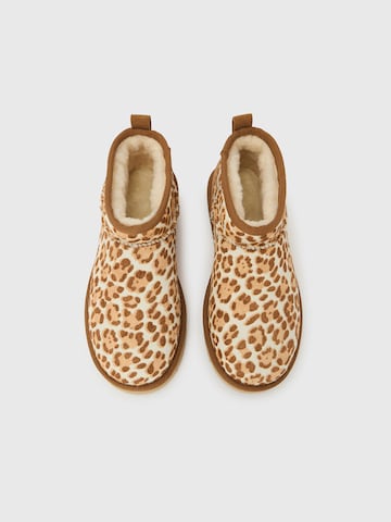 brūns UGG Klasiski zābaki 'Classic Ultra Mini'