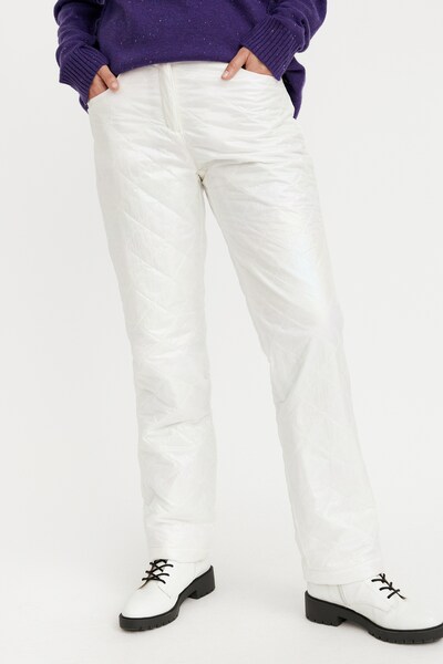 Finn Flare Hose in weiß, Modelansicht
