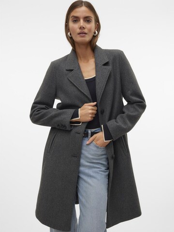 VERO MODA Tussenmantel 'VMFortuneSara' in Grijs: voorkant