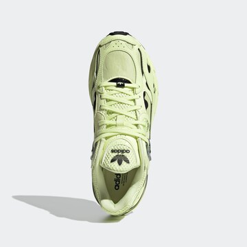 ADIDAS ORIGINALS - Zapatillas deportivas bajas 'Astir' en verde